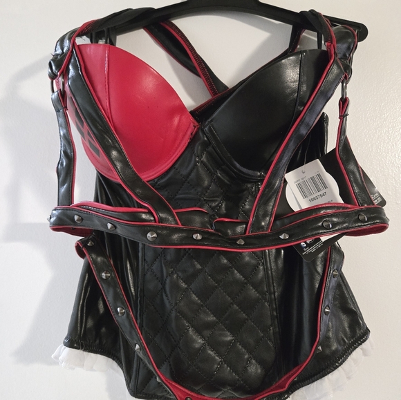 Harley Quinn Black and Red Corset/Skirt Costume - Picture 4 of 6